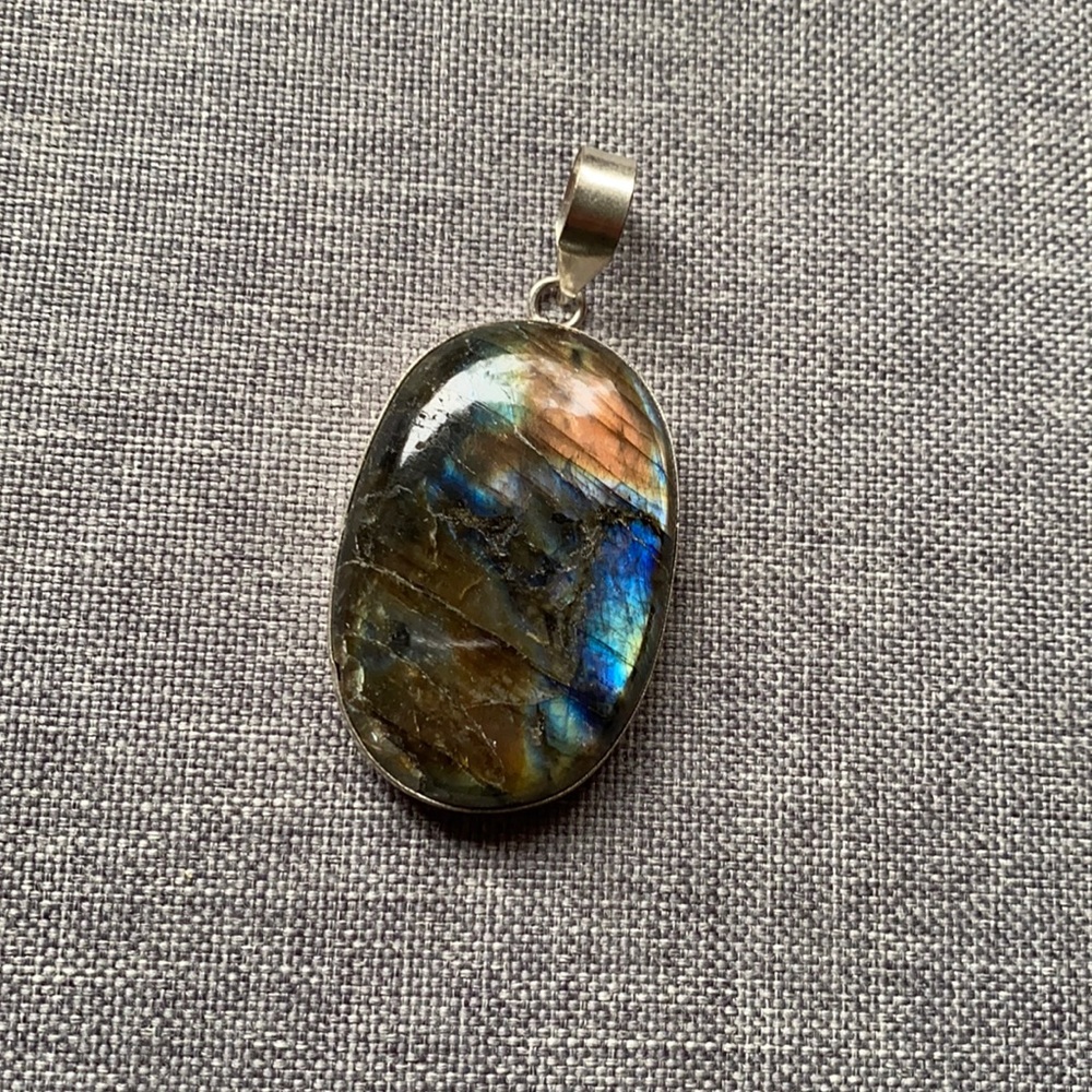 Labradorite pendant